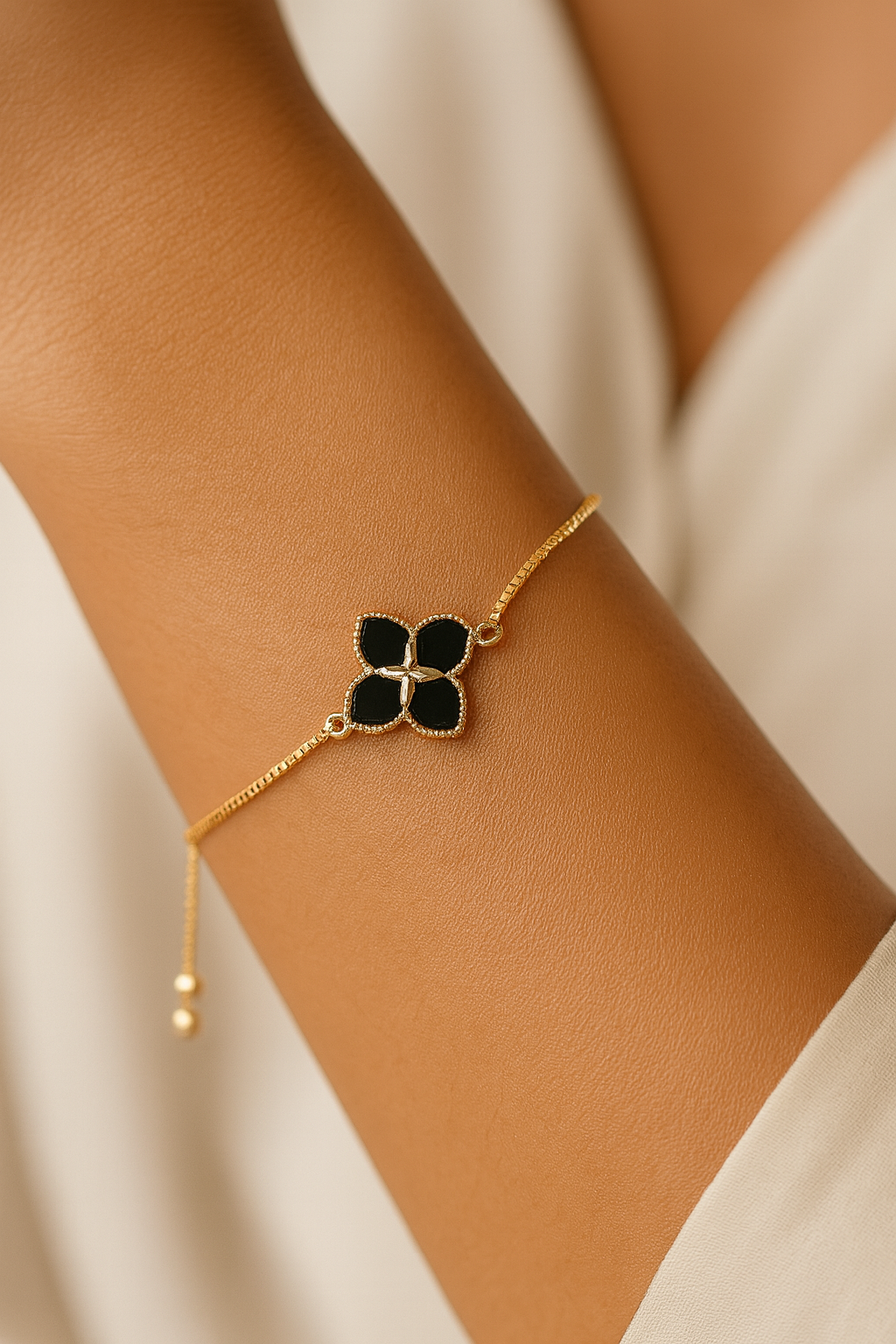 Savannah Clover Bracelet (Black)