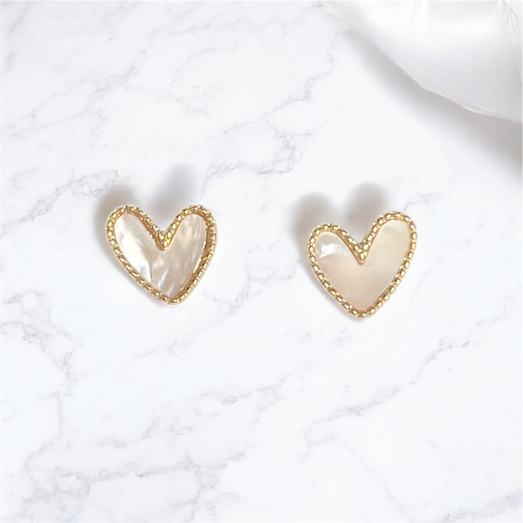 Faithfully Studs (Gold)